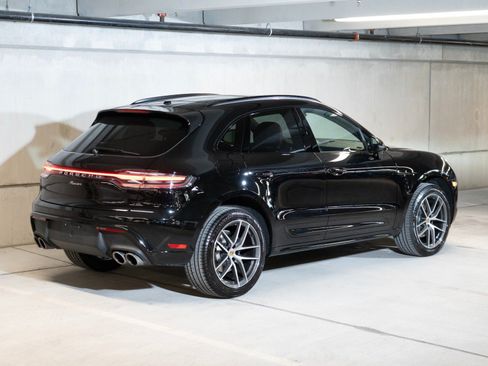 Certified 2026 Porsche Macan AWD/4WD image 9