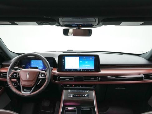 Used 2025 Lincoln Aviator Reserve w/ Equipment Group 201A AWD/4WD image 14