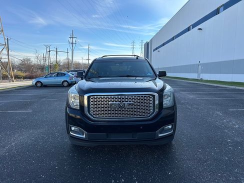 Used 2015 GMC Yukon Denali w/ Premium Package image 2