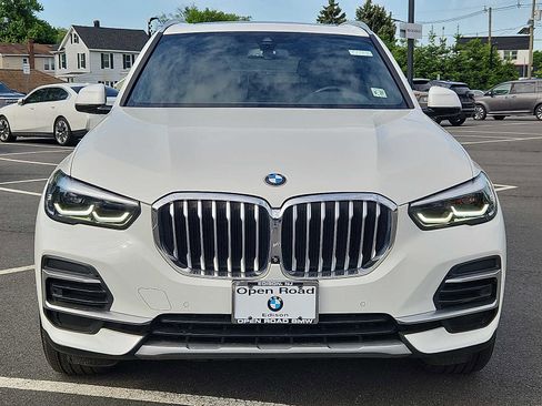 Used 2022 BMW X5 xDrive40i w/ Parking Assistance Package AWD/4WD image 2