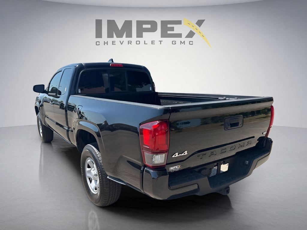 Used 2023 Toyota Tacoma SR AWD/4WD image 3