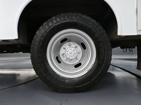 Used 2021 Ford F350 XL w/ Power Equipment Group AWD/4WD image 14