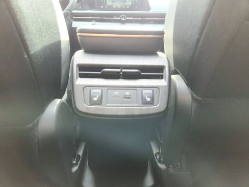 Used 2024 Nissan Ariya FWD image 40