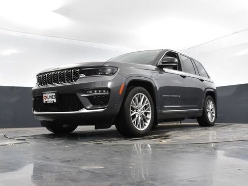 Used 2022 Jeep Grand Cherokee Summit w/ MOPAR Finishing Package AWD/4WD image 57