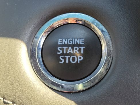 Used 2022 Toyota Highlander XSE image 11