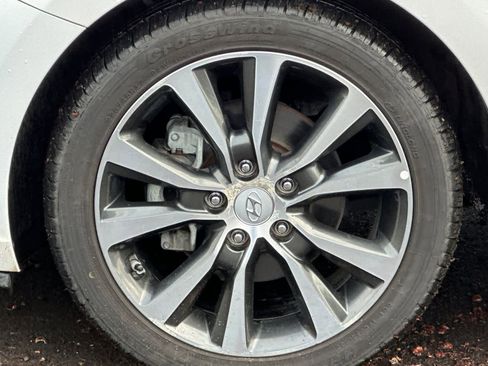 Used 2018 Hyundai Elantra GT image 25