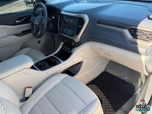 Used 2023 GMC Acadia Denali w/ Denali Technology Package image 10