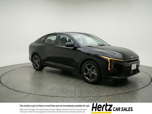 Used 2025 Kia K4 LXS image 1