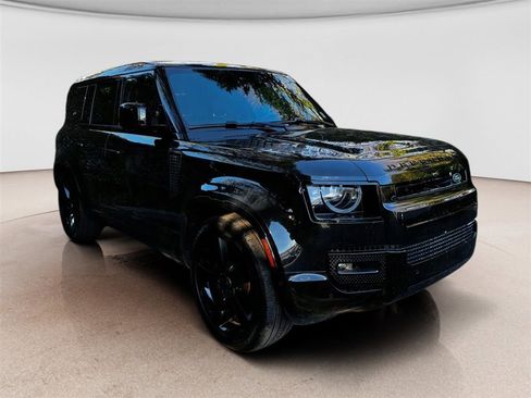 Used 2023 Land Rover Defender 110 V8 image 3