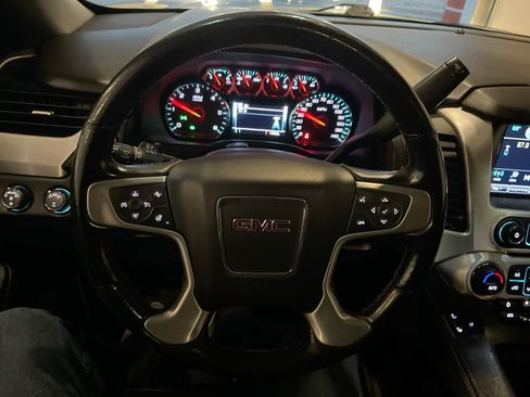 Used 2019 GMC Yukon XL SLT w/ Open Road Package image 14