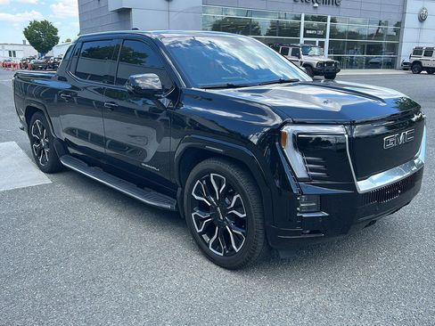 Used 2025 GMC Sierra EV Denali AWD/4WD image 8