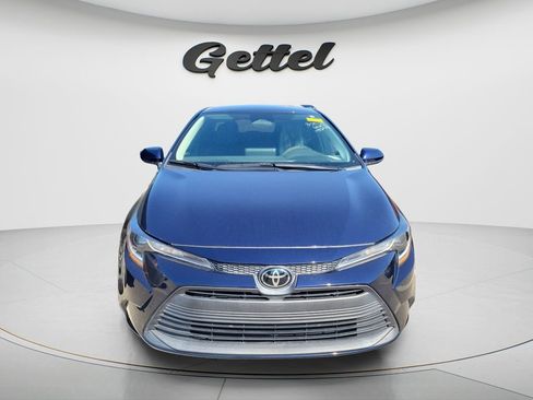 Used 2023 Toyota Corolla LE image 2