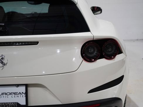 Used 2018 Ferrari GTC4Lusso T RWD image 37