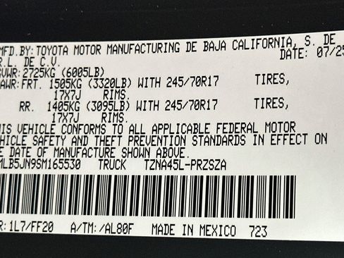 Used 2025 Toyota Tacoma SR5 AWD/4WD image 23
