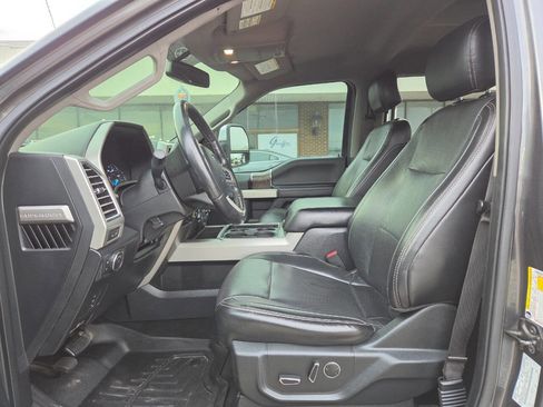 Used 2017 Ford F350 Lariat w/ Chrome Package image 18