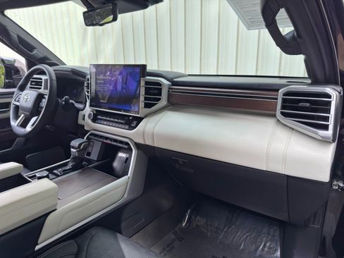 Used 2023 Toyota Sequoia Capstone AWD/4WD image 15