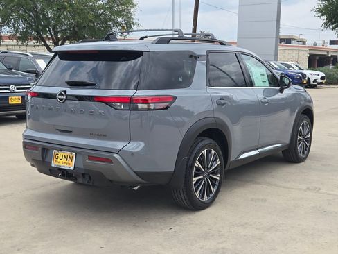New 2026 Nissan Pathfinder Platinum FWD image 3