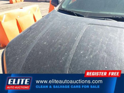 Used 2023 GMC Terrain SLE w/ Driver Convenience Package image 11