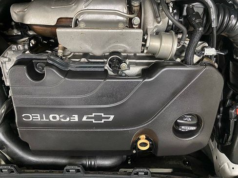 Used 2018 Chevrolet Cruze LS image 17