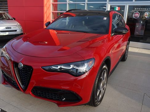 New 2024 Alfa Romeo Stelvio Sprint image 4