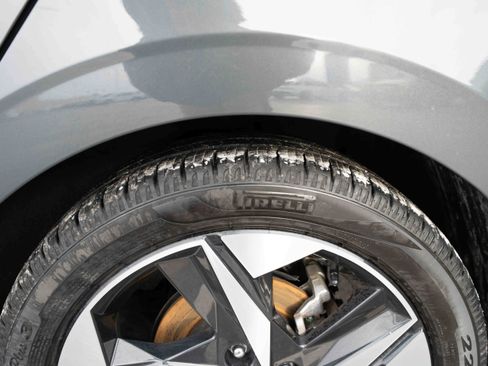 Used 2023 Hyundai Elantra Limited image 29