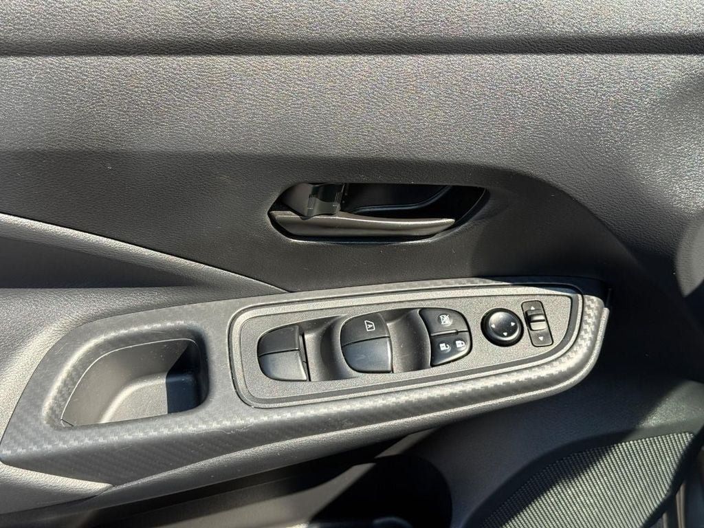 Used 2025 Nissan Versa S w/ Trunk Package FWD image 15