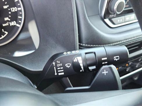 Used 2024 Nissan Rogue S FWD image 16