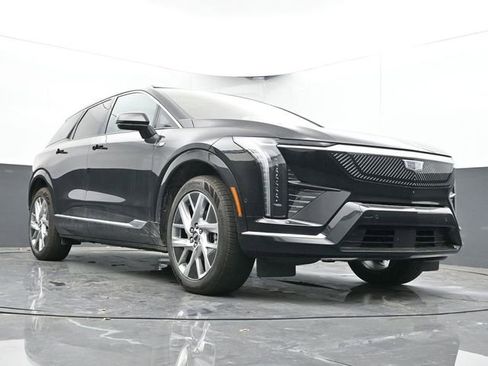 New 2025 Cadillac Optiq Luxury 1 w/ LPO, Floor Liner Package image 34