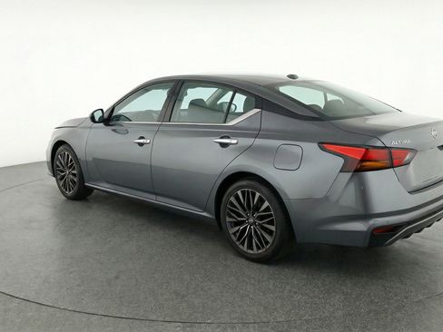 Used 2025 Nissan Altima 2.5 SV image 6