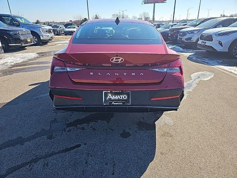 New 2026 Hyundai Elantra SE image 4