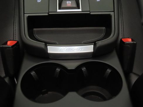 Certified 2026 Porsche Macan AWD/4WD image 29
