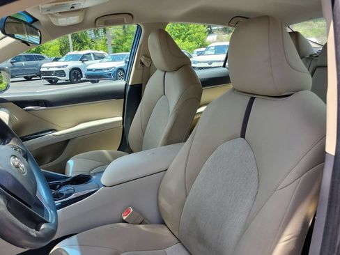 Used 2018 Toyota Camry LE FWD image 18