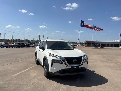 Certified 2023 Nissan Rogue S FWD image 4