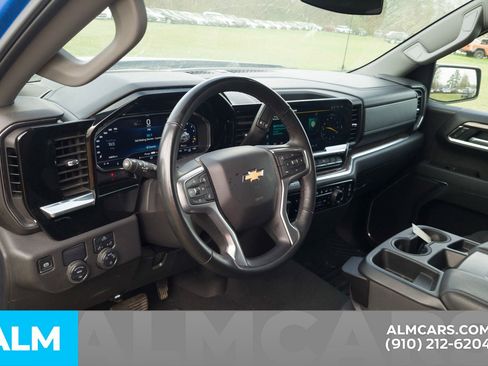 Used 2025 Chevrolet Silverado 1500 LT image 5