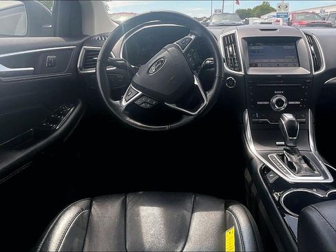 Used 2017 Ford Edge Titanium w/ Equipment Group 301A AWD/4WD image 4