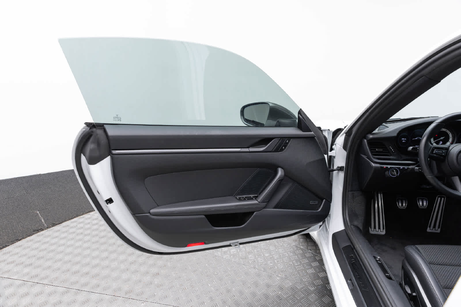 Used 2024 Porsche 911 Carrera T RWD image 22