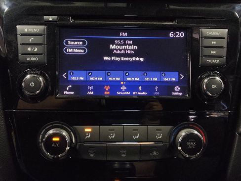 Used 2020 Nissan Rogue S FWD image 25