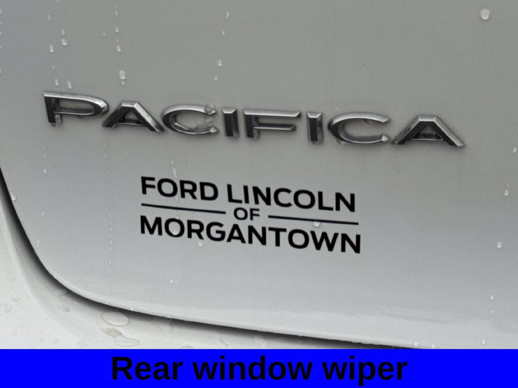 Used 2023 Chrysler Pacifica Touring-L FWD image 25