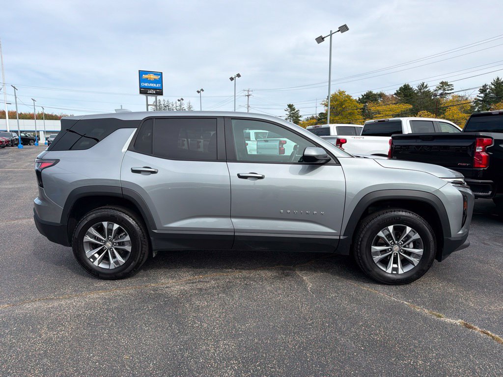 Used 2026 Chevrolet Equinox LT AWD/4WD image 8
