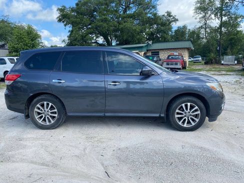 Used 2014 Nissan Pathfinder S FWD image 6