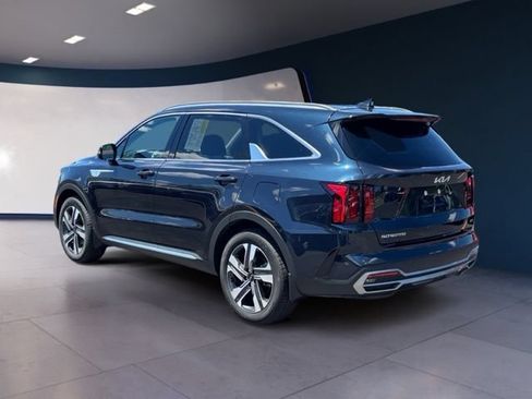 Certified 2023 Kia Sorento EX AWD/4WD image 3