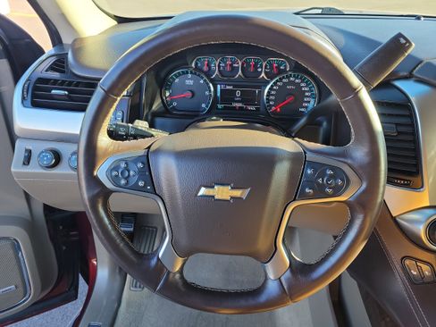 Used 2018 Chevrolet Suburban LT w/ Luxury Package image 25