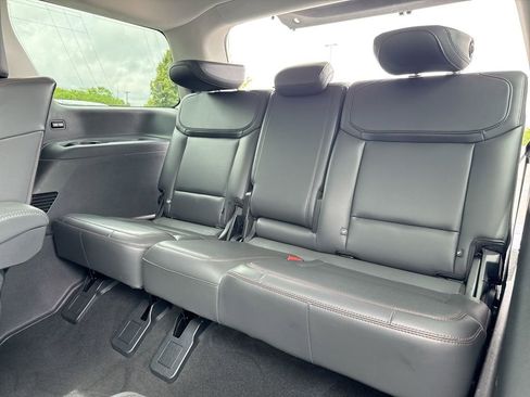 Used 2025 Ford Expedition Active AWD/4WD image 25