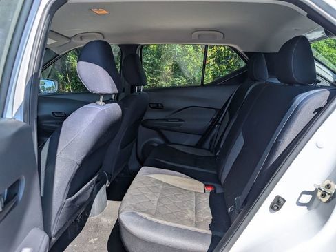 Used 2018 Nissan Kicks S FWD image 23
