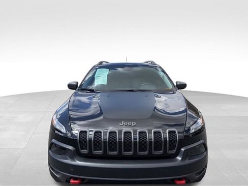 Used 2016 Jeep Cherokee Trailhawk w/ Comfort/Convenience Group AWD/4WD image 2