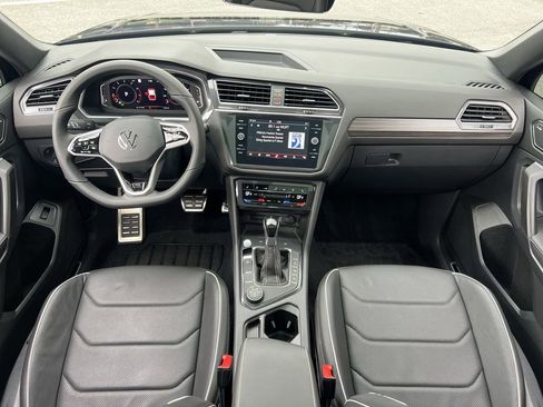 Certified 2022 Volkswagen Tiguan SEL R-Line image 21