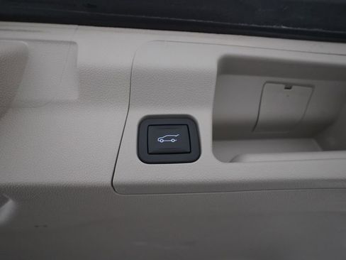 Used 2018 GMC Acadia Denali w/ Technology Package image 15