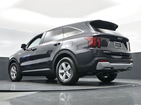 New 2026 Kia Sorento LX image 12
