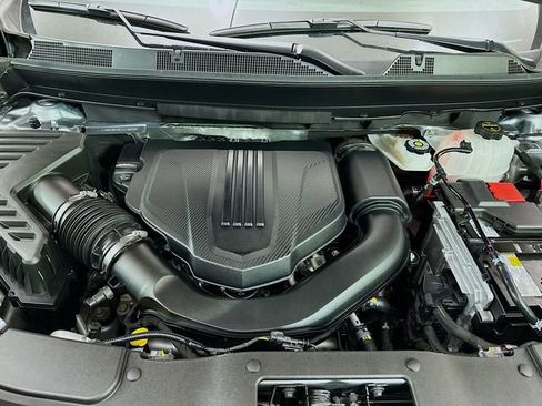 Used 2026 Chevrolet Traverse LT w/ Driver Confidence Package image 33