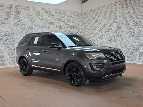 Used 2016 Ford Explorer XLT w/ Equipment Group 202A image 1